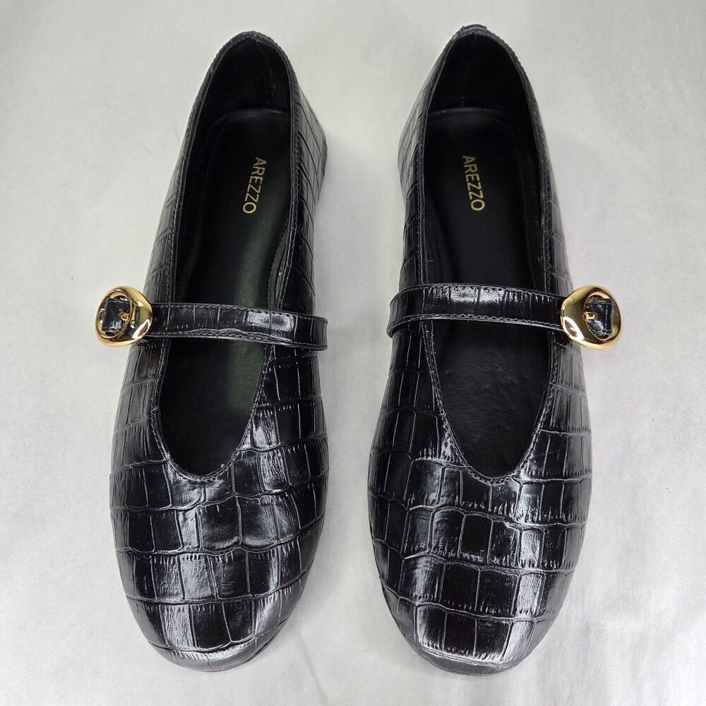 NWT Arezzo Women's Erica Round Toe Ballet Flats